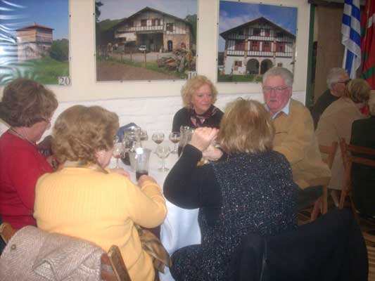 San Joseko Euskaldunak Taldea Carmeloko euskal etxearen urtemugan 2010 01