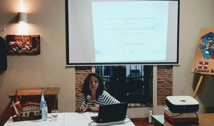 Paula Basaldua, Executive Director of the Ekitatea Organization, at Euskaldunak Denak Bat in Arrecifes