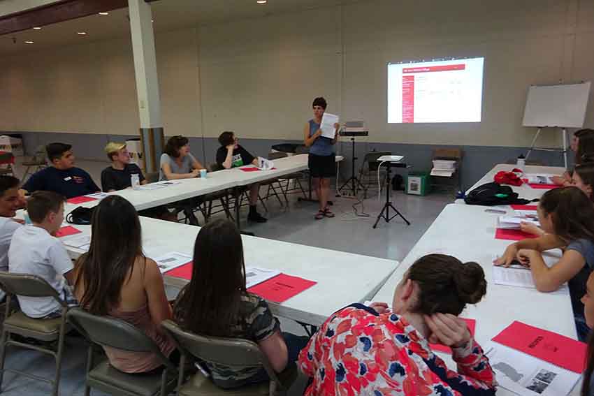 Basque culture class yesterday at NABO’s 2017 Udaleku (photoEuskalKultura.com) 