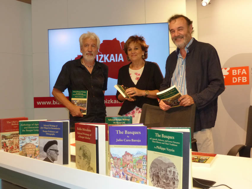 The Regional Government of Bizkaia is aware of the important role played by the Center in Basque cultural diffusion.  Shown here, Joseba Zulaika, Josune Ariztondo and Pello Salaburu. 