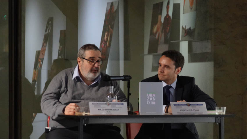 Yesterday’s presentation of The Basque Exile in America by Koldo San Sebastian, the last volume of the Basque Government’s Urazandi collection at the Basque Museum in Bayonne.  Seen here, Koldo San Sebastian and Asier Vallejo Itsaso (photo EuskalKultura.c