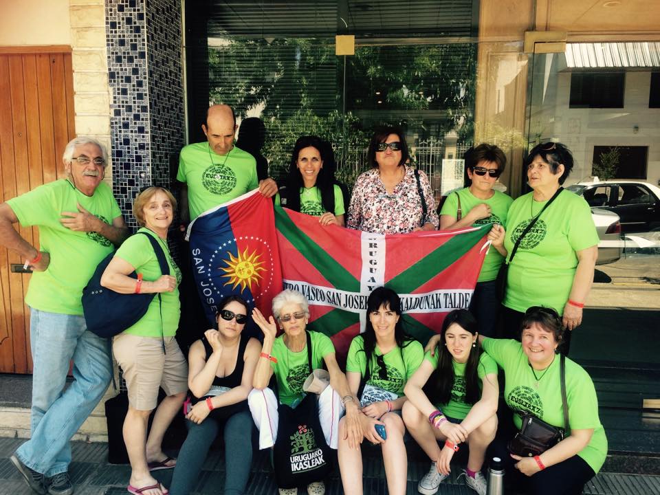 Delegation of the San Jose Basque Club to the 2014 Basque Week in La Plata (photo SJET)