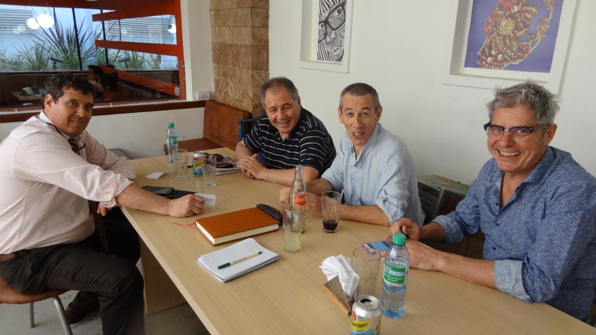 Meeting at a café in Neuquen where a small group decided to start taking steps towards establishing a Basque club in Neuquen (photoEuskalKultura.com)