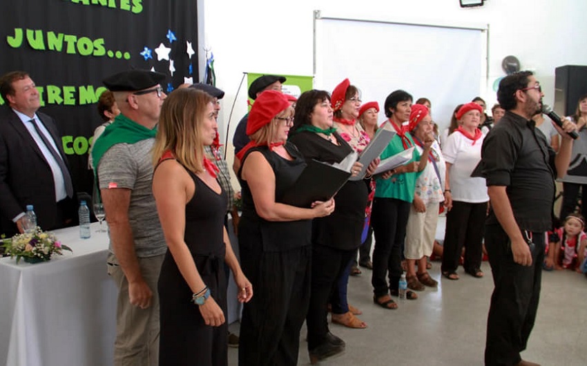 The Abestu Beti Choir at the inauguration of Daycare #70 in Viedma (photo Marcela Galindo)