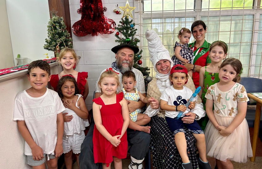 Olentzero eta Mari Domingi Australian, North Queensland-eko Euskal Etxeko umeekin