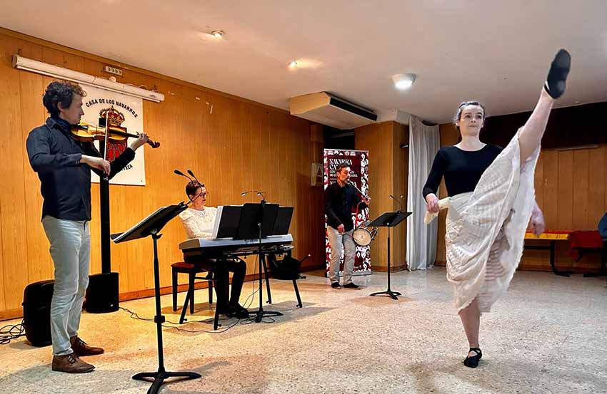 Bartzelonako Nafarren Etxea Nafarroa Kantari
