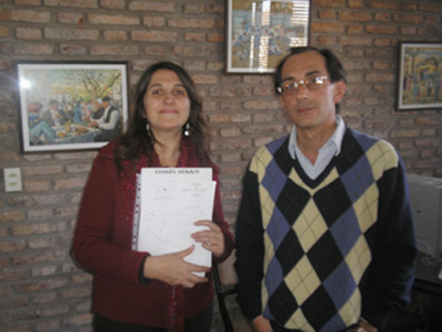 Paula Lerchundi, Basque labguage teacher, and Iñaki Osa, president of Danak Bat of Bolivar (library picture)