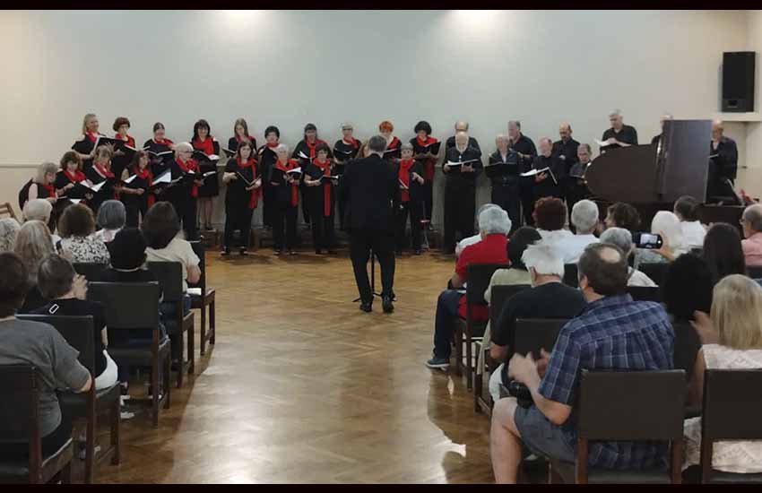 Un concierto de la Asociación Coral Lagun Onak cerró el Ciclo de Conciertos Segundo Galarza organizado por el Centro Laurak Bat 