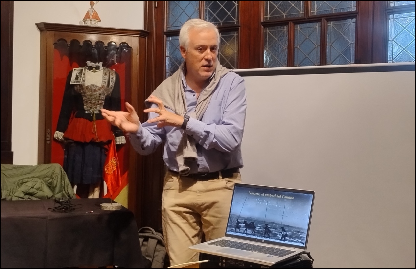 Daniel Remondegui, lehendakari del Centro Navarro de Buenos Aires, evocó el Camino de Santiago y compartió valiosas anécdotas 