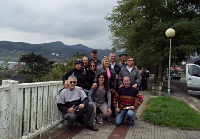 Some of the travelers from Guillermo Larregui in Chacabuco who traveled to the Basque Country in 2013 (photoEE)