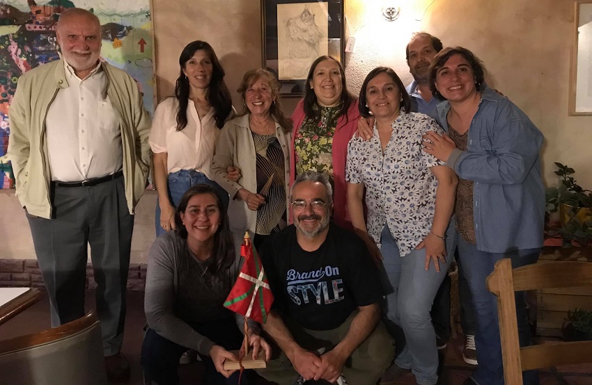 Integrantes de Euskal Sustraiak organizaron un ciclo de charlas sobre cultura vasca