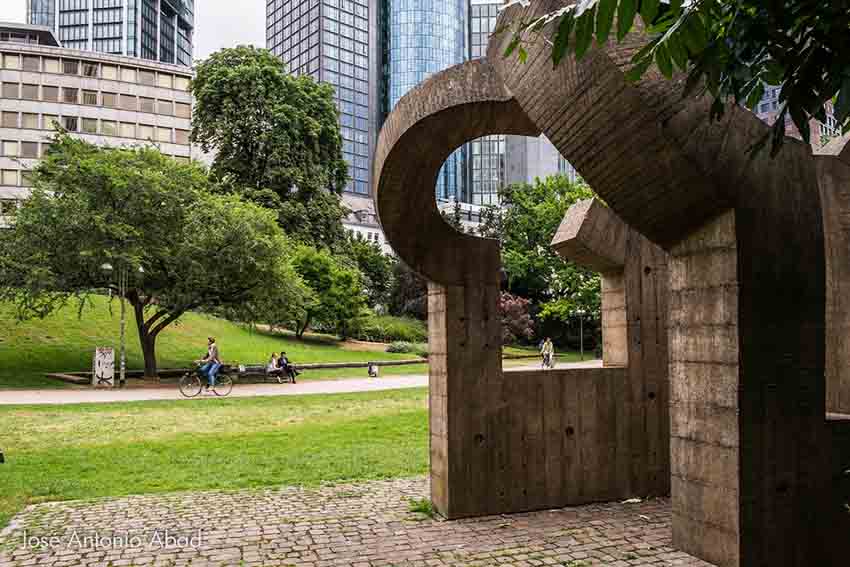 Ein Haus für Goethe 1986, Eduardo Chillida, Frankfurt (argazkia Jose Antonio Abad)