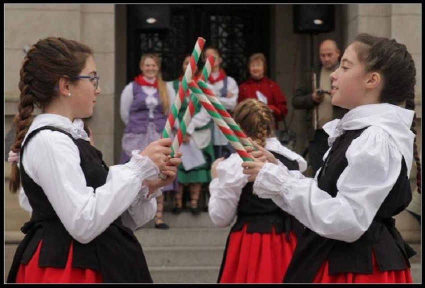 Hiru Erreka Dance Group