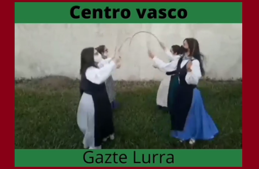 Las neskak de Gazte Lurra bailaron 'Arku Dantza' para el video del Día del Dantzari