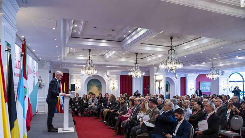 El lehendakari el pasado lunes dirigiéndose a los y las representantes de centros y comunidades vascas del mundo