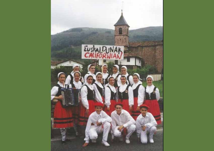 Basques from California who participated the first time at Baztandarren Biltzarra in 1994 (photoValerie Etcharren Arrechea) 