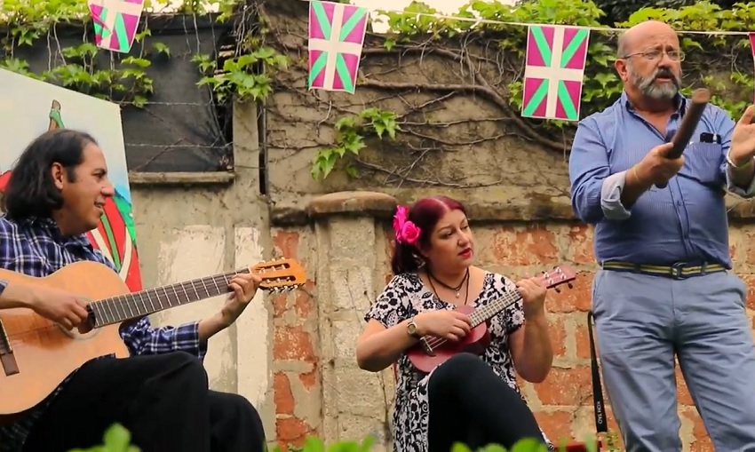 Nestor Aguirre, Maritxu Andonaegui and Juan Manuel Olaechea at the Euzko Etxea in Valparaíso 