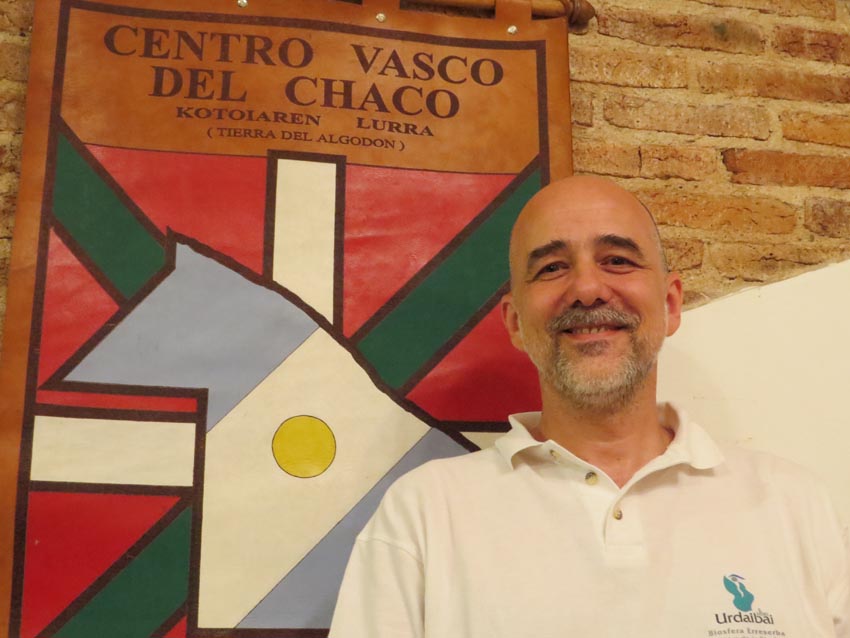 Fabio Javier Echarri es presidente del Centro Vasco Kotoiaren Lurra del Chaco, en el noreste argentino (foto EuskalKultura.com)