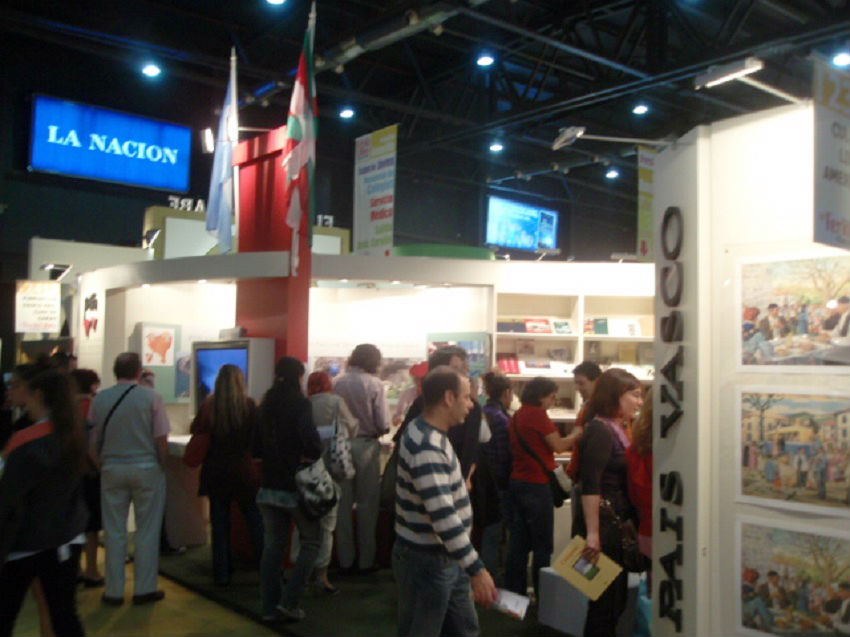 Shot of the Basque stand at the 2009 Book Fair (PhotoEuskalKultura.com) 