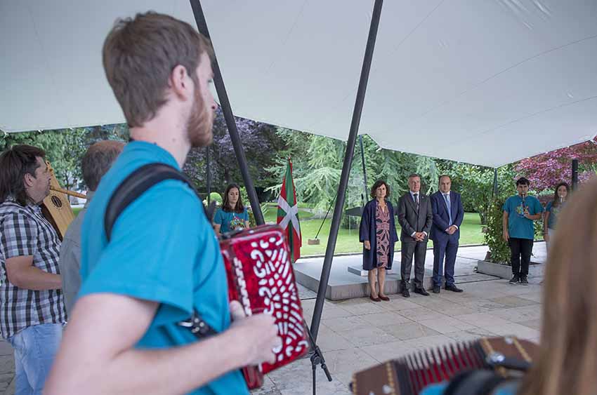 Yesterday’s reception by Lehendakari Urkullu at Ajuria Enea for Gaztemundu 2017 particpants (photoIrekia)