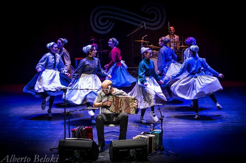 Korrontzi Folk taldea (argazkia Alberto Beloki)