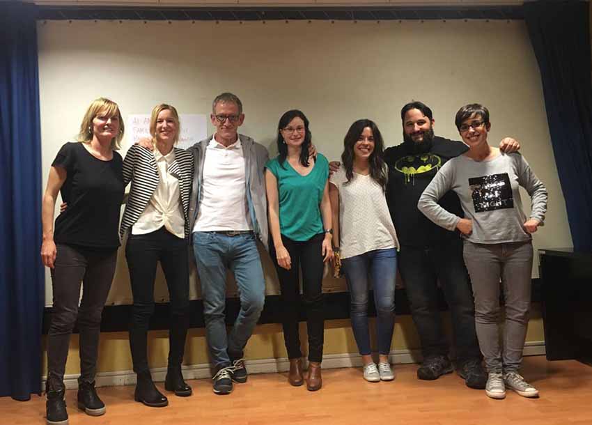 Basque teachers in Madrid (Esti, Ane and Lander) along with members of the first prize winning group, along with Kinku Zinkunegi and Itziar Urretabizkaia 