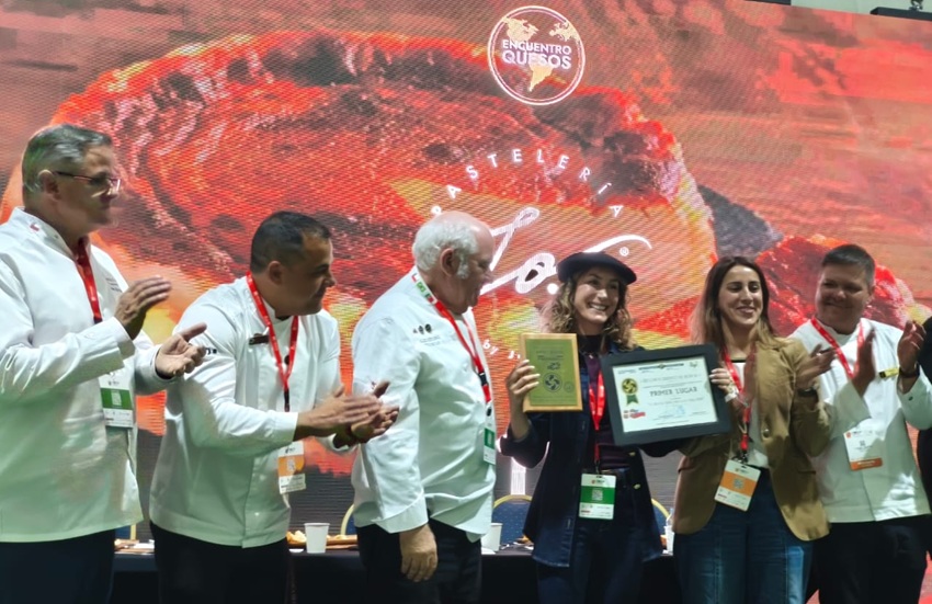 ‘Jo Pastelería’ko Josefina Moltedo eta 2026ko ‘Txileko Euskal Tarta Onena’ Txapelketako epaimahaia (arg. Euskadiren Ordezkaritza)