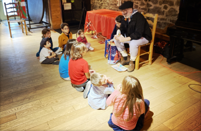 Olentzero Montrealeraino ere iritsi eta Euskaldunak Quebec-eko txikienekin mintzatzeko eta ipuin kontari ibiltzeko modua izan zuen