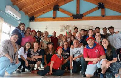 Foto tras el almuerzo del reencuentro de socios y amigos de “Etorritakoengatik”, la Euskal Etxea de Puerto Madryn, en la provincia patagónica de Chubut