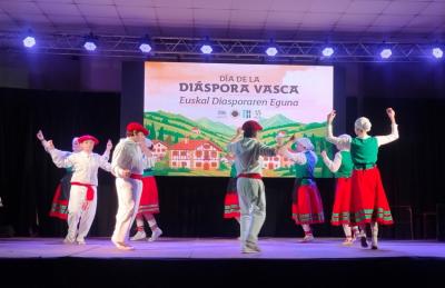 2025eko Euskal Diasporaren Eguna Arrecifesen ospatu zen, Buenos Aires eskualdeko lau euskal etxe bildu zituen topaketa handi batekin