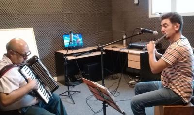 'Bihotzetik' musika taldeko Fabian Maya Lora eta Julian Robles