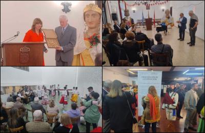 Ezk. esk: D. Remondeguik oroigarria jaso zuen Ana Olloren partetik, D. Remondegui eta A. Ravassi liburuaren aurkezpenean, Nafar Etxeko trinketean dantzarien emanaldia, erakusketa historikoaren inaugurazioan.