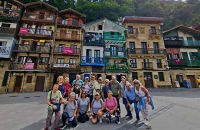  Joan den ekainean Mariana Dominé Irigoyenen eskutik Euskal Herria bisitatu zuen Argentinako 19 bidaiarik osatutako taldearen postala