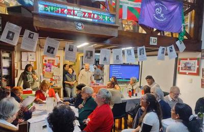 El Euskaraoke organizado por Euskaltzaleak combinó el espíritu festivo del karaoke con la promoción del euskera y la música vasca