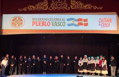 Gral. Belgranoko Teatro Español, "Belgranok Euskal Herria ospagai" jaialdiaren lehen edizioko agertokietako bat. Kontzertu korala, euskal dantza emanaldia eta lehen euskal etorkinei buruzko hitzaldia izan ziren bertan