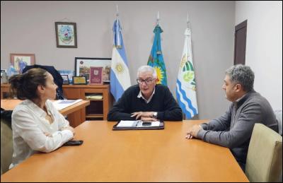 B. Pérez Arrua eta E. Borthiry, lehendakari eta lehendakariorde hurrenez hurren, hartu zituen Belgranoko intendente Osvaldo Dinápolik
