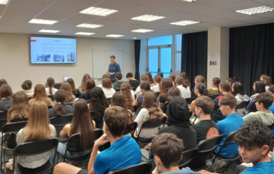 Euskal Australiar Alkarteko Maite Etxeandia Agirre, Durangoko Kurutziaga Ikastolan euskal asutraliar diaporaz mintzatzen