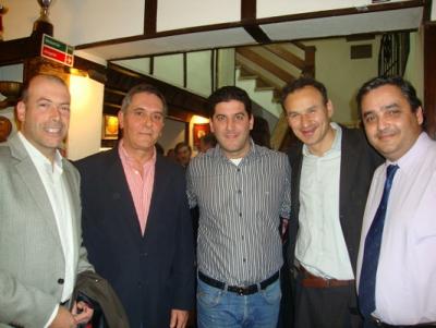 Algunos de los participantes en el acto de reinauguración: Sebastián Tangorra, Javier Clúa; Nicolás González, el Intendente Dr. Pablo Bluera junto a Javier Correa, uno de los responsables del restaurante