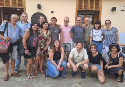 El grupo de irakasles de centros vascos europeos junto a Kinku Zinkunegi y Jon Urdangarin