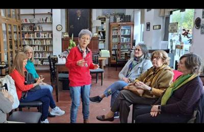 María Inés Mogaburu en la cita del pasado 14 de octubre en la Biblioteca Popular Municipal Domingo F. Sarmiento de San Miguel