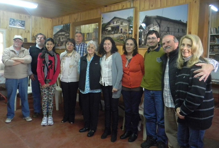 The awards ceremony for the “Amazing Stories” contest at the 2016 Basque festival.  Seen here are the organizers, winners and representatives from the different communities gathered in Corpus Christi (photoEE) 