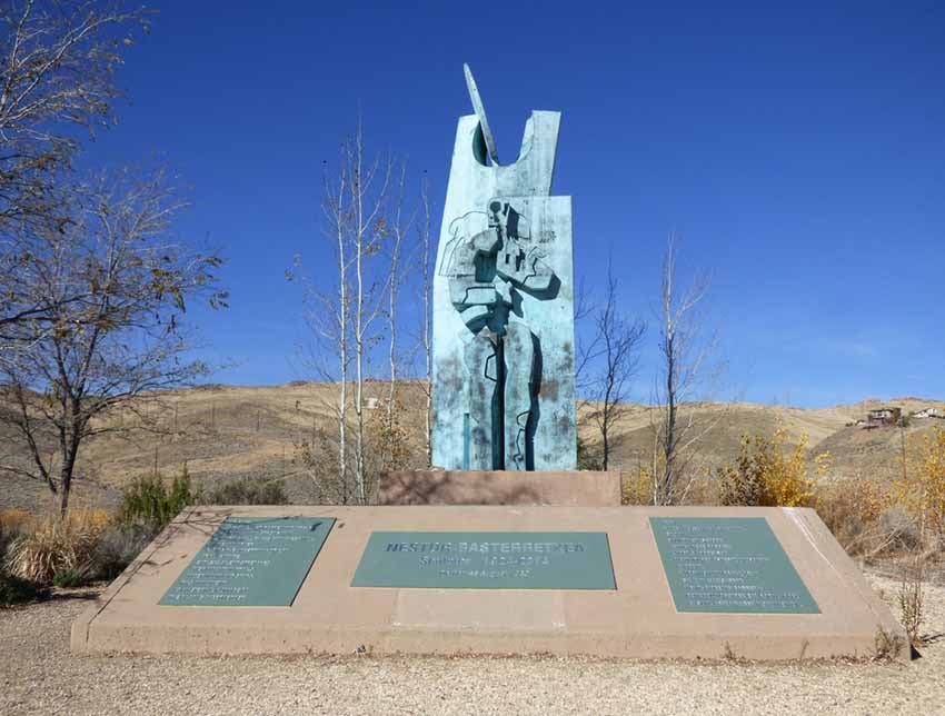 Current appearance of the Basque Sheepherder’s Monument by Nestor Basterretxea, in Reno (photoSarahKapel) 