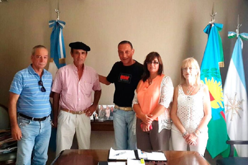 Representatives of Denak Bat were received by the Mayor of Cañuelas Gustavo Arrieta