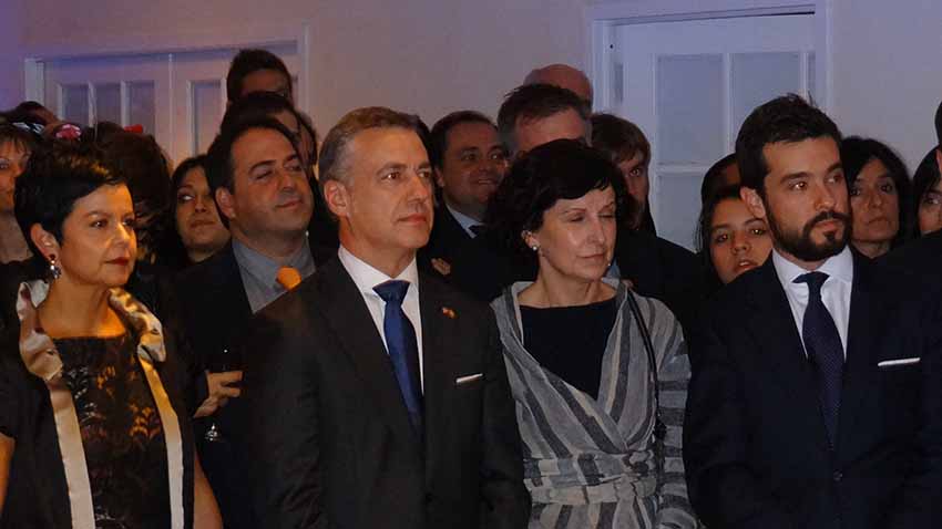 Urkullu y su mujer en NY junto a Marian Elorza, secretaria de Acción Exterior, y Ander Caballero, último delegado de Euskadi en EEUU (foto EuskalKultura.com)