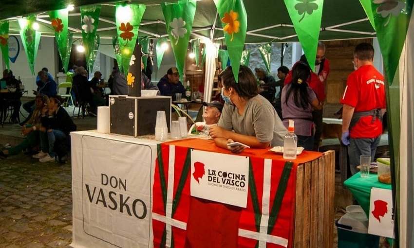 "Stand vasco" en la Fiesta de San Patricio de Río Cuarto, en la provincia argentina de Córdoba