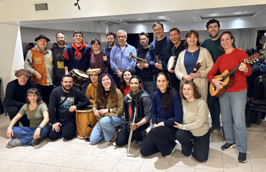 Argentinako bederatzi euskal etxetako hogeita hiru ordezkarik parte hartu zuten FEVAk antolatutako 2. musika-topaketan Villa Marían