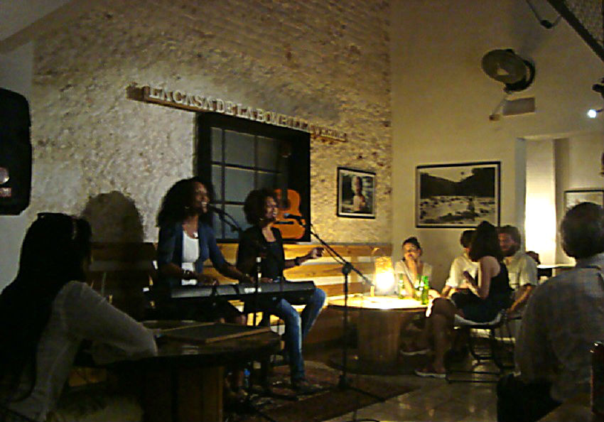 D’Capricho during their performance at the “House of the Green Lightbulb” in Havana