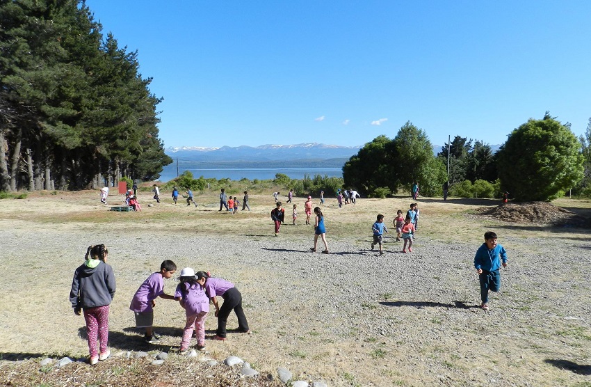 Nahuel Huapi Lakuaren aurrean