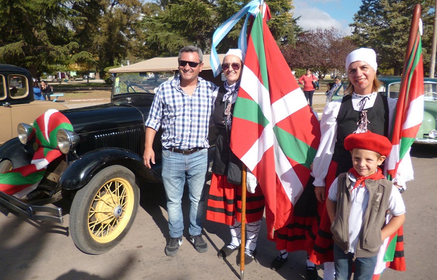 Zelaiko Euskal Etxea en la Feria Pampeana de Colectividades