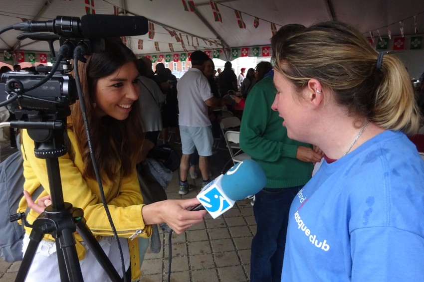 ETB entrevistando en euskera